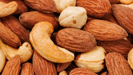 Смесь жареных орехов (миндаль, фундук, кешью), 500 г Смесь жареных орехов (миндаль, фундук, кешью), 500 г