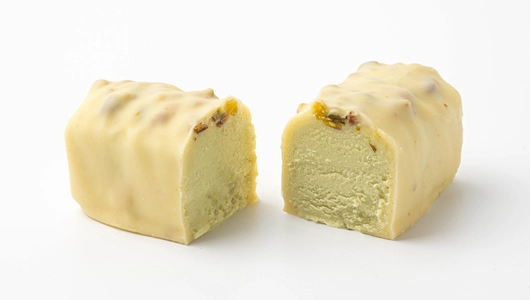 Сырок творожный с фисташкой в белом шоколаде 26%