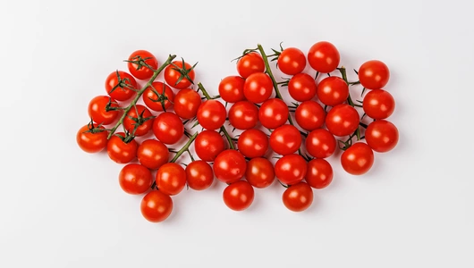 Томаты черри красные на ветке, 500 г