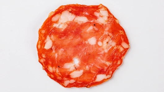 Колбаса Салями Пряная с пажитником и паприкой полусухая, нарезка Колбаса Салями Пряная с пажитником и паприкой полусухая, нарезка