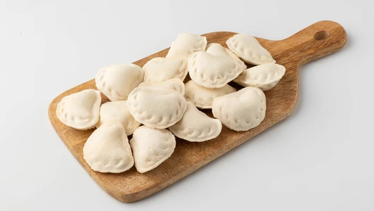 Вареники с картофелем и свиными шкварками Вареники с картофелем и свиными шкварками