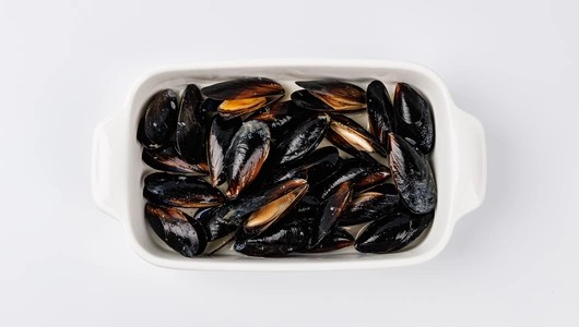 Мидии в створках Agama в собственном соку варено-мороженые 450 г Мидии в створках Agama в собственном соку варено-мороженые 450 г