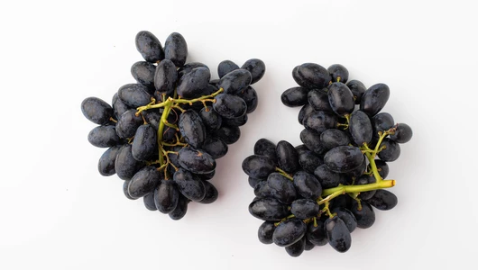 Виноград черный без косточки Виноград черный без косточки