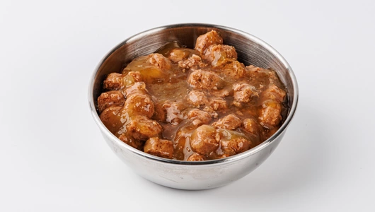 Корм влажный для стерилизованных кошек мясные кусочки с говядиной и брусникой в соусе, 85 гр Корм влажный для стерилизованных кошек мясные кусочки с говядиной и брусникой в соусе, 85 гр