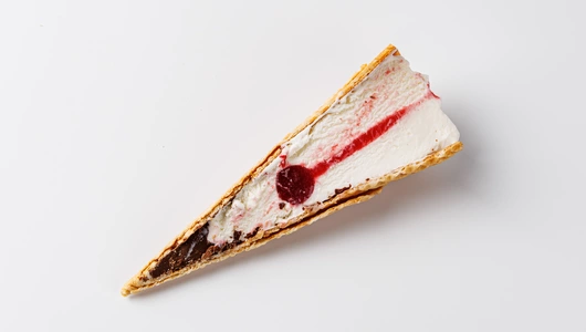 Пломбир в рожке "Клубника"