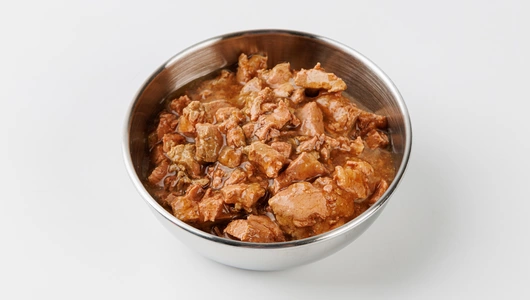 Корм влажный для кошек с чувств. пищеварением "Кролик с потрошками нежные ломтики", 80 гр Корм влажный для кошек с чувств. пищеварением "Кролик с потрошками нежные ломтики", 80 гр