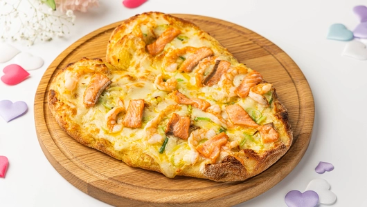 Пицца римская "Форель с креветкой" в соусе Манго (сердце), зам.