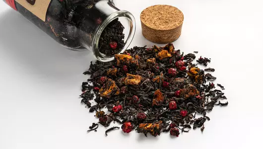 Чай черный Befruitbe пропитанный соком ананаса с кусочками ананаса и брусникой 130 г