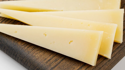 Сыр "Грюйер молодой", 200 г Сыр "Грюйер молодой", 200 г