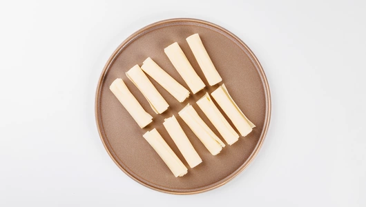 Сыр "Грюйер" в рулетиках 6 мес, 100 г