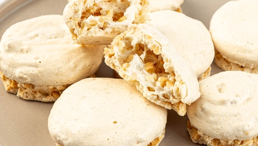 Безе с арахисом