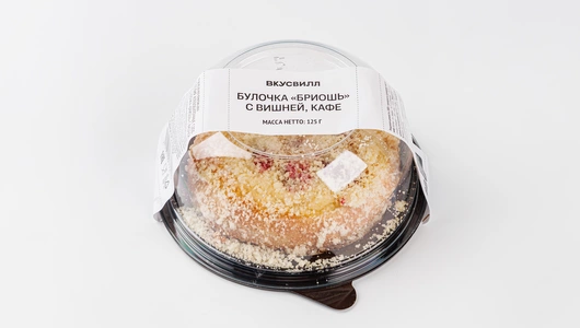 Булочка "Бриошь" с вишней, кафе