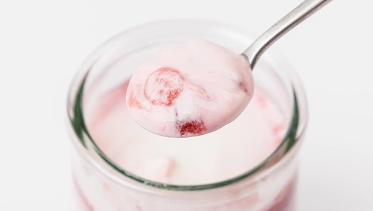 Йогурт сливочный "Рулет с фисташкой и малиной" 8,2% Йогурт сливочный "Рулет с фисташкой и малиной" 8,2%