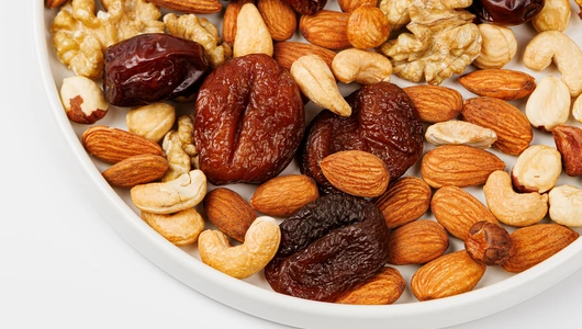 Ассорти орехов и сухофруктов