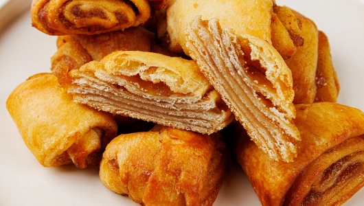 Печенье "Улитки" с яблоком и корицей