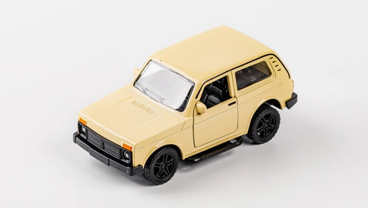 Машинка инерционная с открывающимися дверями, в ассорт.