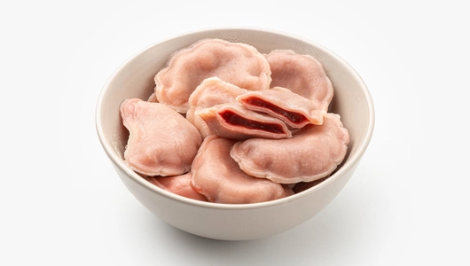 Вареники с малиной розовые