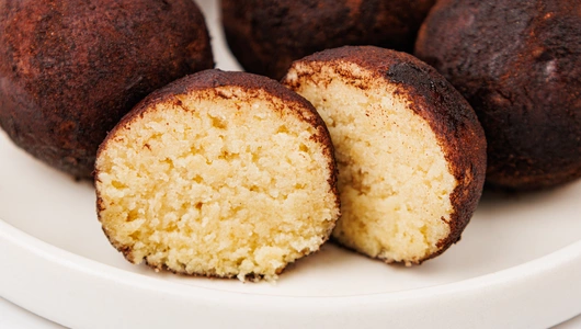 Пирожное "Белая картошка фирменная", кафе