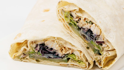 Шаурма с курицей и с cоусом "Тандури", кафе