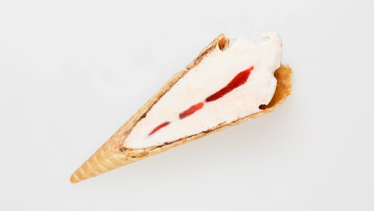 Пломбир в рожке "Клубника"