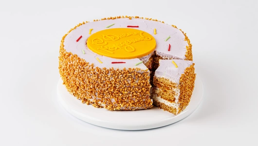 Торт медовик брусничный "С днем рождения"