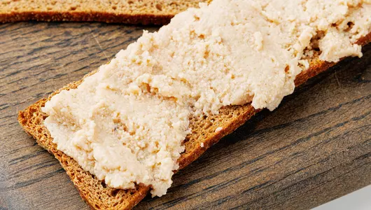 Икра тресковых рыб с кусочками копченых лососевых, 160 г Икра тресковых рыб с кусочками копченых лососевых, 160 г