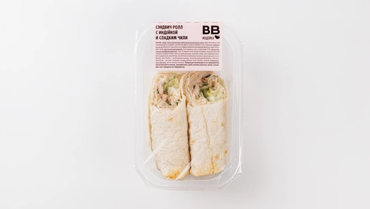 Сэндвич ролл с индейкой и сладким чили