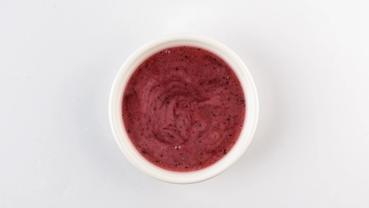 Продукт на основе меда со смородиной