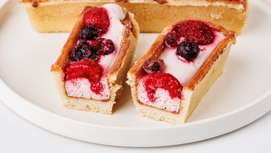 Пирожное "Ягодные лодочки"