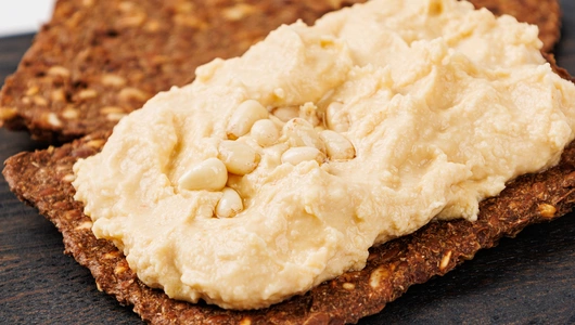 Хумус с кедровыми орешками Хумус с кедровыми орешками