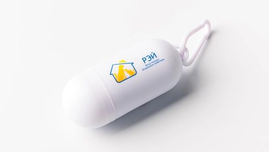 Контейнер с пакетами для уборки за собакой