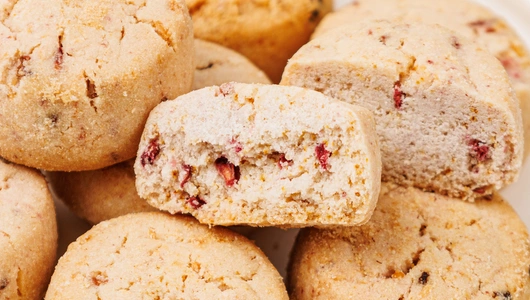 Печенье "Кокосовое" с кусочками малины (без глютена)