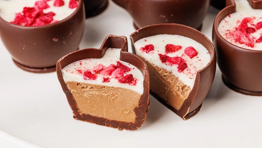 Конфеты шоколадные "Малиновое парфе" Конфеты шоколадные "Малиновое парфе"