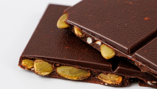 Шоколад темный с грецким орехом на сиропе топинамбура