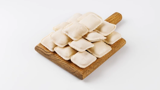 Равиоли с сыром моцарелла и вялеными томатами