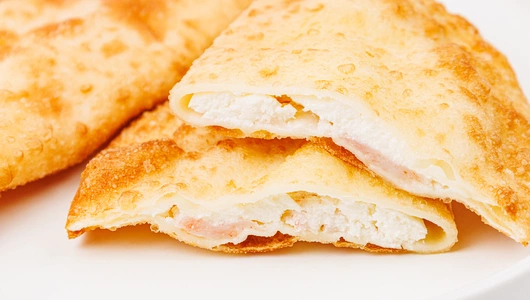 Чебуреки с творожным сыром и креветками, зам.