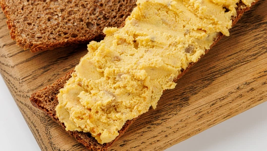 Паштет из&nbsp;нута с&nbsp;жареными грибами