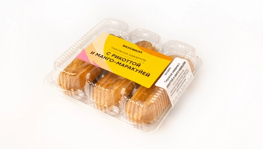 Пирожное заварное с рикоттой и манго-маракуйя