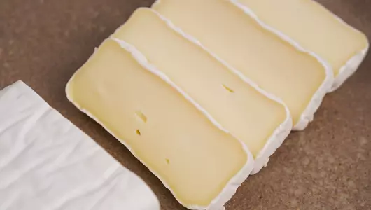 Сыр мягкий "Камамбер"