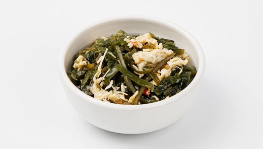 Морская капуста с натуральным мясом камчатского краба 300г Морская капуста с натуральным мясом камчатского краба 300г