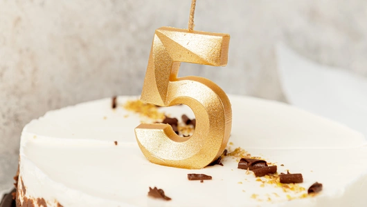 Свеча для торта "Цифра пять"
