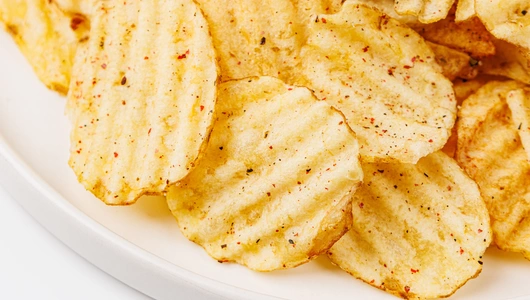 Чипсы картофельные с морской солью, розовым и черным перцем