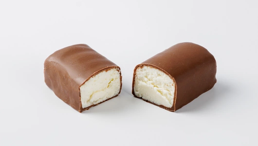 Сырок творожный с ванилью в молочном шоколаде 5% Сырок творожный с ванилью в молочном шоколаде 5%