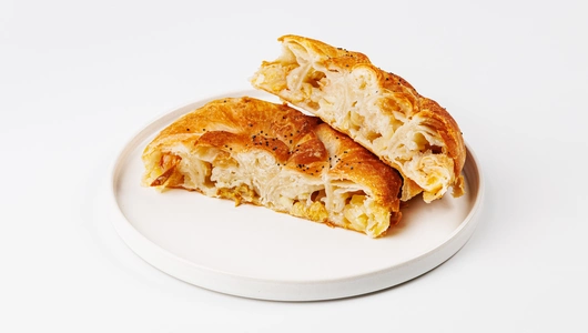 Вертута с яблоком и изюмом (постная)