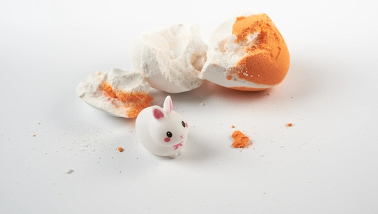 Бомбочка для ванны с резиновой игрушкой внутри (микс ароматов) Бомбочка для ванны с резиновой игрушкой внутри (микс ароматов)