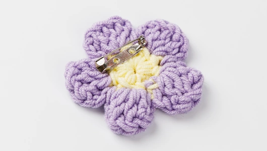 Брошь вязаная "Цветок" Сиреневый