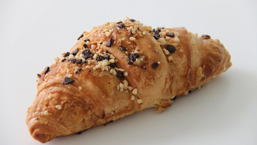 Круассаны Мираторг с шоколадно-ореховой начинкой для выпекания замороженные 320 г