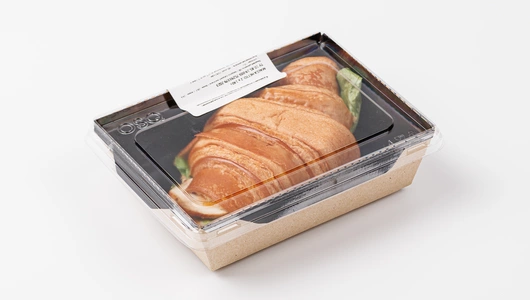 Круассан с индейкой и медово-горчичной заправкой, кафе