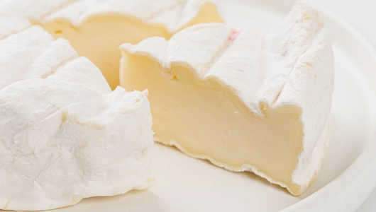 Сыр мягкий с белой плесенью "Камамбер", 150 г