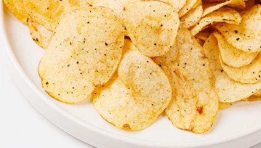 Чипсы картофельные с чёрным перцем и морской солью
